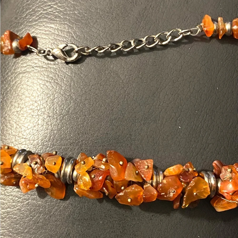 Elegant Carnelian Chip Beaded Chocker Style Necklace Silver Tone Spacer Beads